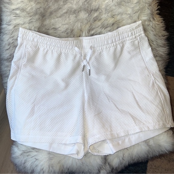 Lululemon women’s shorts - Picture 1 of 11